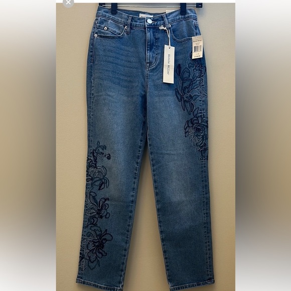 NWT Nicole Miller Blue Jeans with Floral Design - Picture 1 of 7
